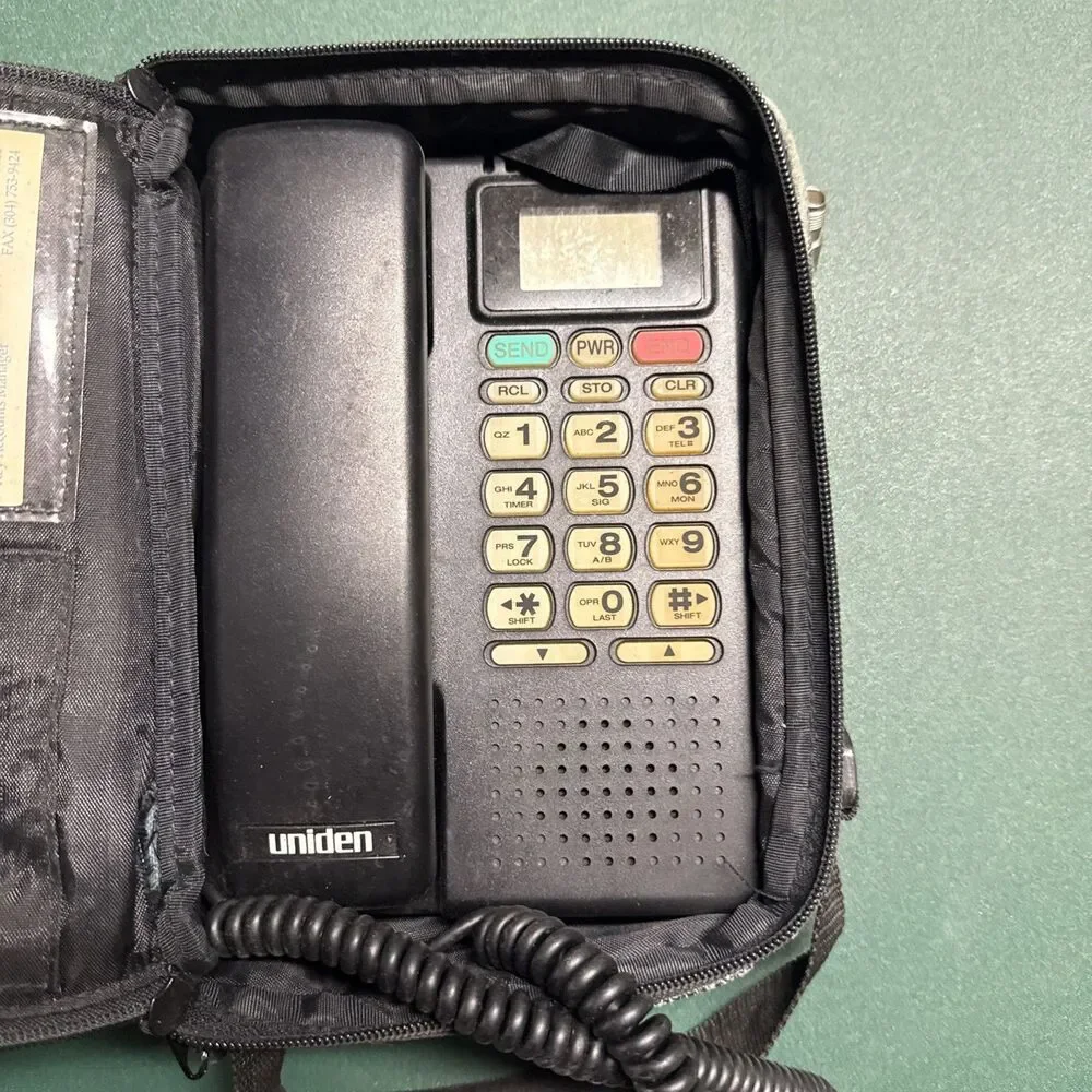 Vintage 1990s Uniden CP1700 Analog Cellular Bag Car Phone Powers On w/ Case
